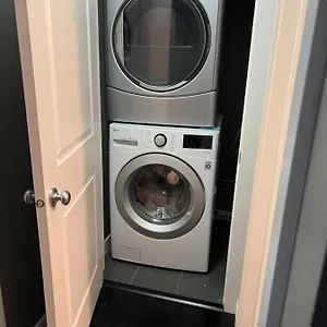 Apartment Lovely 2 Bedroom 2 Bathroom Plus Den 