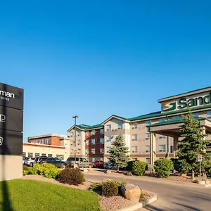 Hotel Sandman & Airport